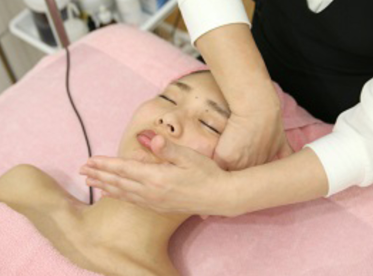 エレクトロ低周波トリートメントマッサージ